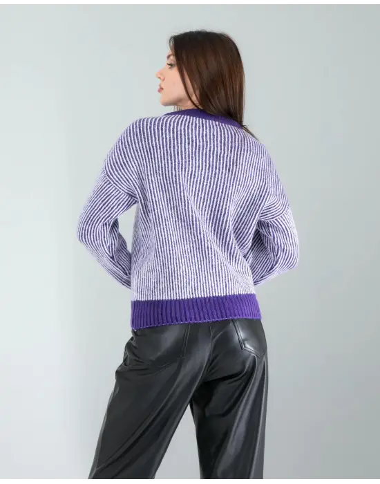 Çizgili Yakalı Triko Kazak