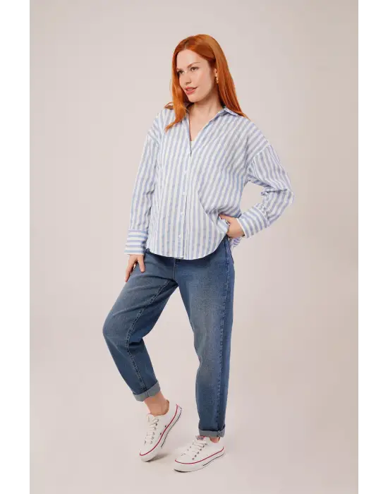 Omarı Modern ve Rahat Mavi Çizgili Gömlek