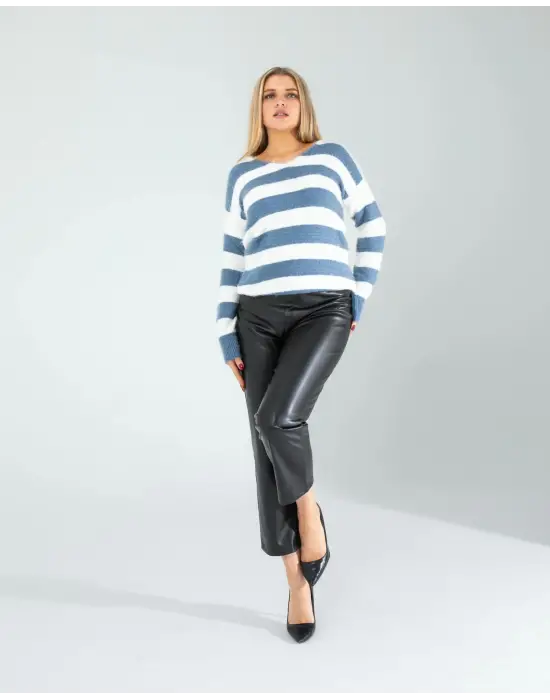 Omarı Rahat ve Şık Mavi Çizgili Triko Uygun Fiyatla