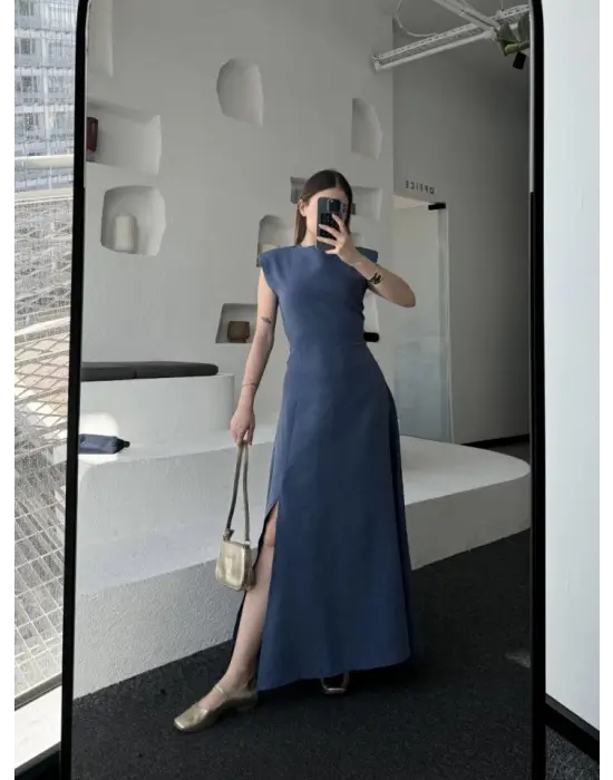 Omarı Mavi Keten Yandan Yırtmaçlı Uzun Elbise