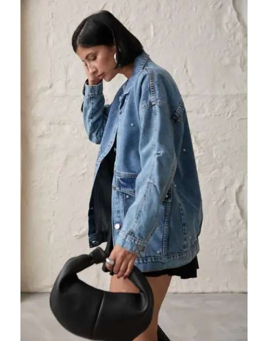 Omarı Taşlarla Süslenmiş Kot Ceket