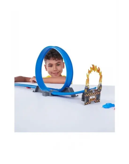 Omarı Hızlı ve Çarpıcı Metal Yarış Pisti Oyun Seti