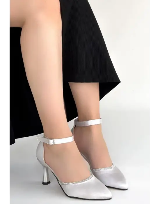 Mejja Gri Saten Topuklu Ayakkabı