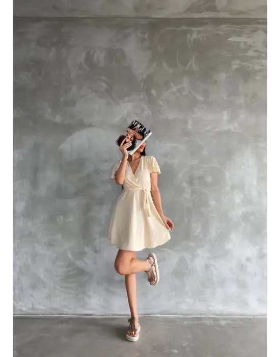 Omarı Zarif Dantel Detaylı Mini Elbise