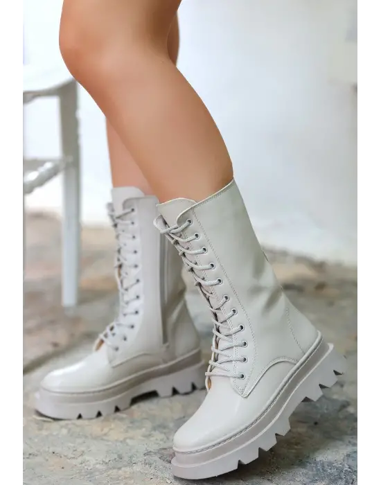 Omarı Şık ve Rahat Bej Cilt Bağcıklı Postal