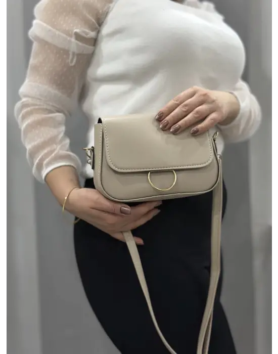 Omarı Şık Bej Renkli Cilt Dokulu Çanta