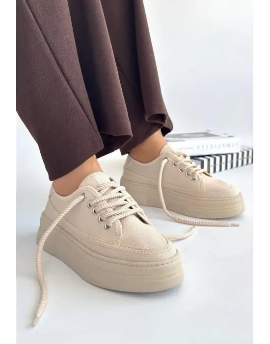 Omarı Aşk Dolu Bej Keten Bağcıklı Sneaker