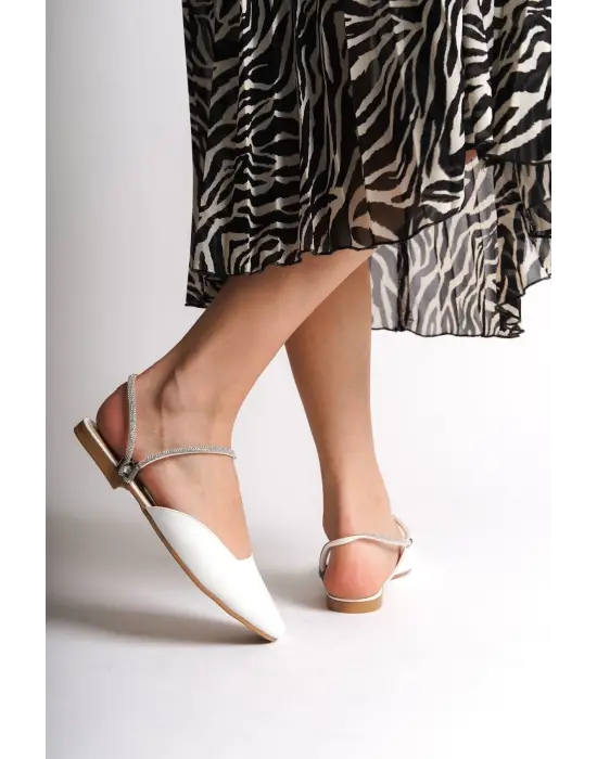 Omarı Beyaz Taş Detaylı Rahat Bilekten Taş Babet Ayakkabı