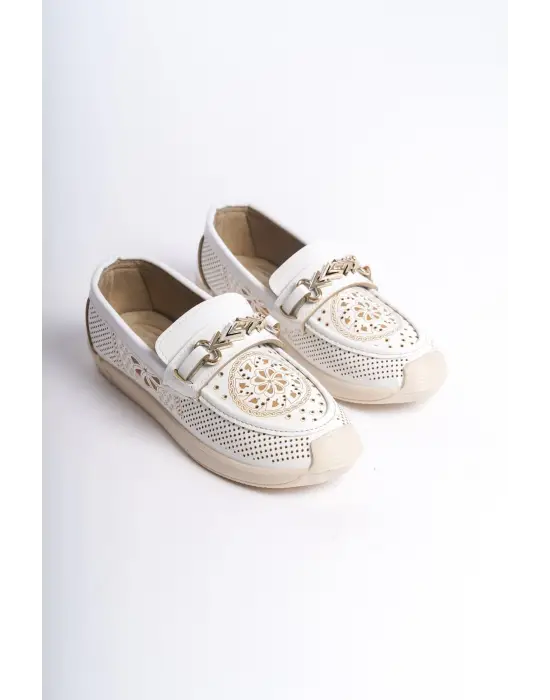 Omarı Çiçek Desenli Rahat Tabanlı Bayan Babet - Beyaz