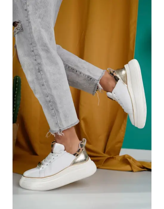 Omarı Hafif ve Rahat Beyaz Spor Ayakkabı