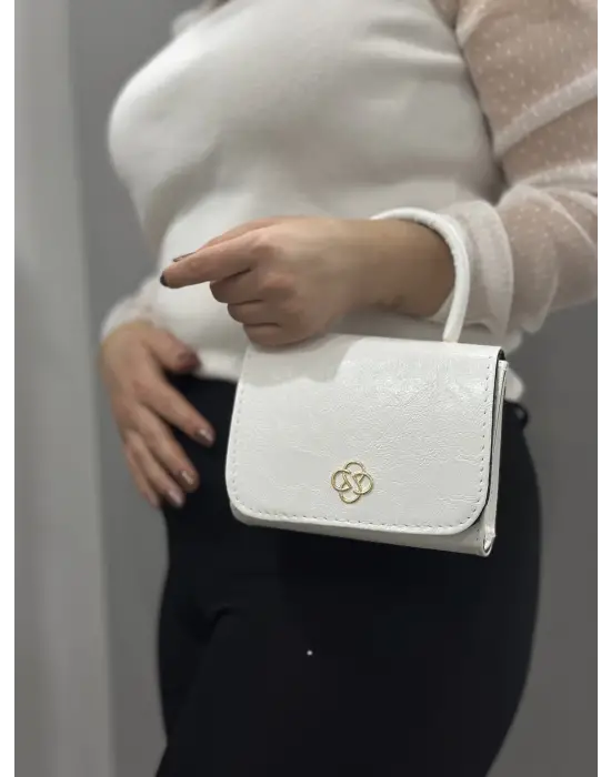 Omarı Parlak Beyaz Deri Çanta