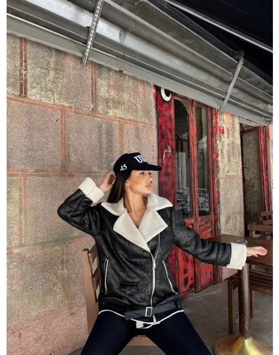 Omarı Yumuşak Peluşlu Kaplamalı Deri Kaban