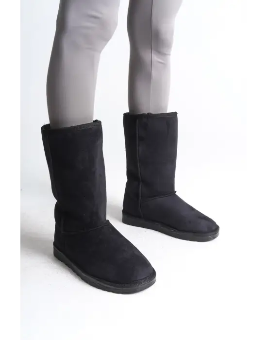 Omarı Siyah Kürklü Düz Taban Bayan Bot - Şık ve Konforlu