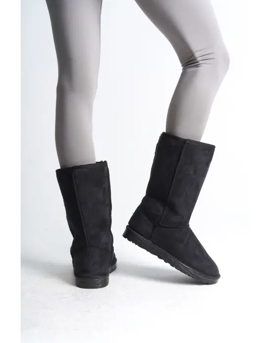 Omarı Siyah Kürklü Düz Taban Bayan Bot - Şık ve Konforlu