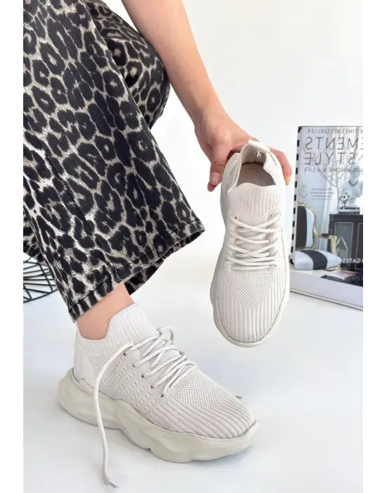 Omarı Konforlu Bej Spor Ayakkabı