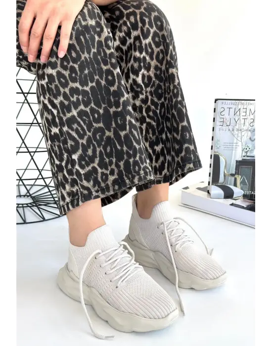 Omarı Konforlu Bej Spor Ayakkabı