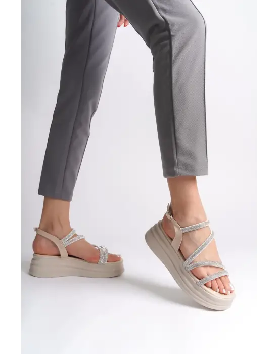 Omarı İnce Tokalı Taşlı Rahat Tabanlı Bayan Sandalet