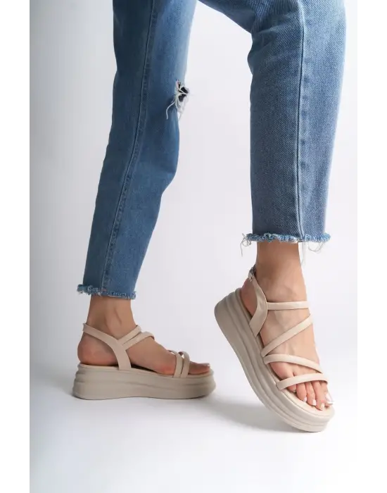 Omarı Şerit Detaylı Rahat Tabanlı Tabaan Sandalet