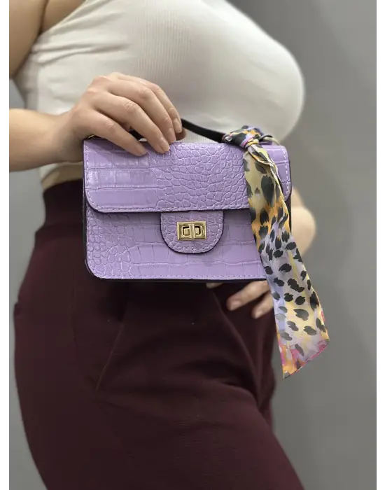 Omarı Şık Lila Cilt Çantası - Trendy Tasarım ve Kaliteli Malzeme