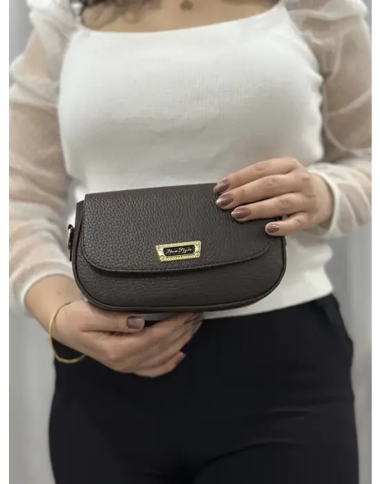 Omarı Doğal Kahve Tonlarıyla Zenginleşen Cilt Dostu Çanta