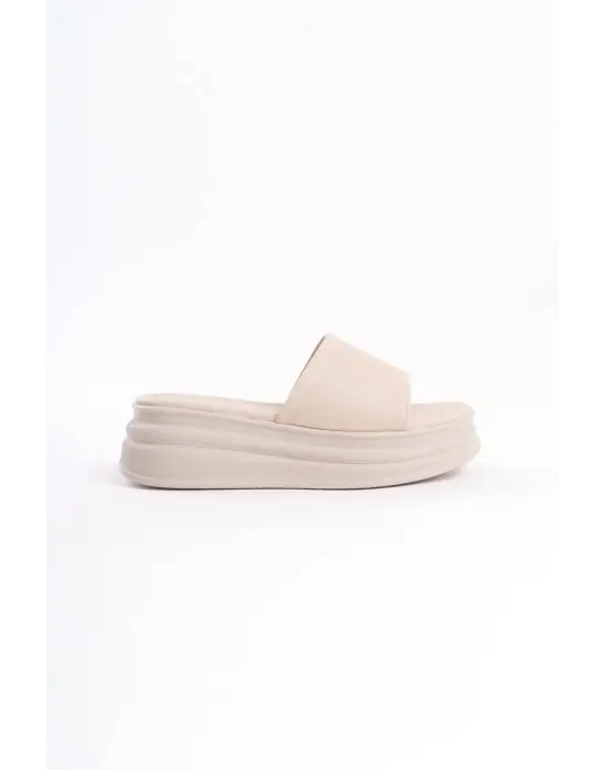 Omarı Yüksek Topuklu Konforlu Tabaan Terlik - Kremsi Dokunuşlu