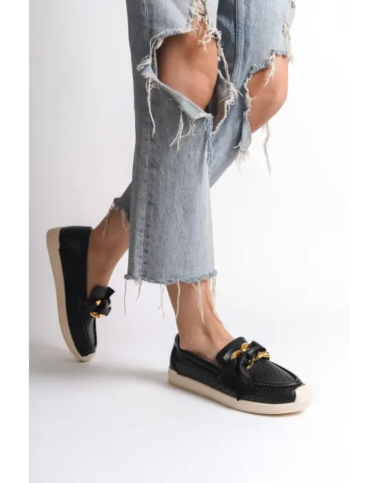 Omarı Rahat Tabanlı Siyah Kalp Desenli Bayan Babet Ayakkabı