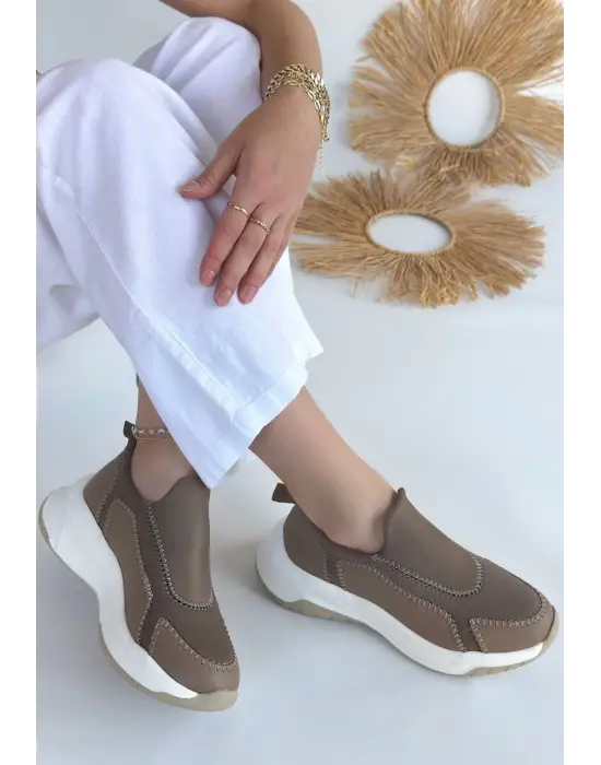 Omarı Hafif ve Esnek Spor Ayakkabı