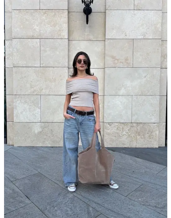 Omarı Yumuşak Dokunuşlu Sıfır Kol Bluz