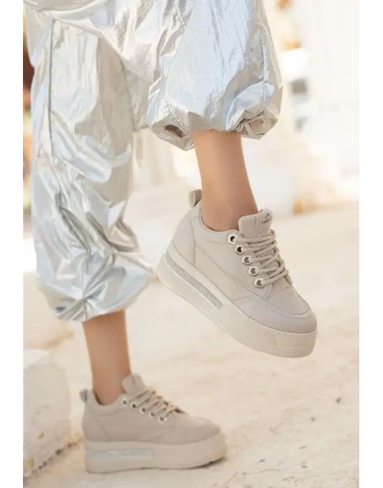 Omarı Konforlu Bağcıklı Bej Spor Ayakkabı