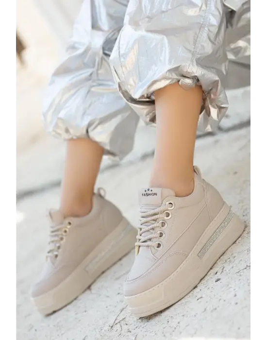 Omarı Konforlu Bağcıklı Bej Spor Ayakkabı