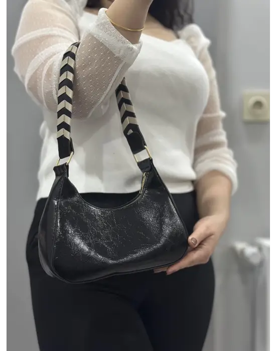 Omarı Siyah Deri Klasik Çanta