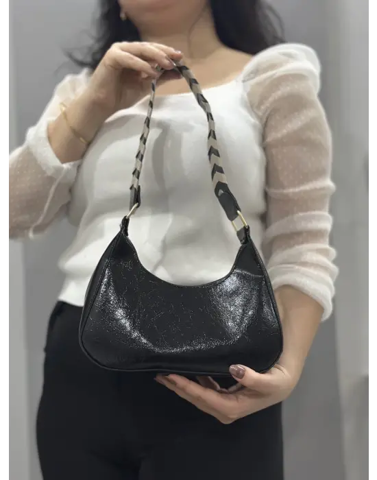 Omarı Siyah Deri Klasik Çanta