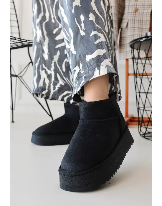 Omarı Siyah Süet Yüksek Topuklu Bot