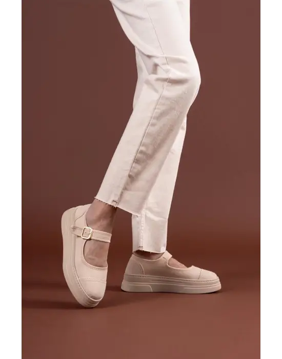 Omarı Rahat ve Şık Bej Keten Spor Ayakkabı