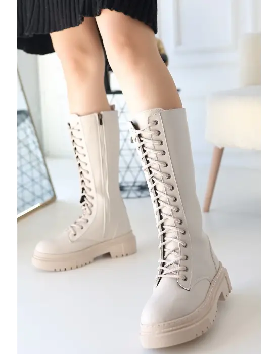 Omarı Yüksek Tabanlı Bej Bağcıklı Çizme