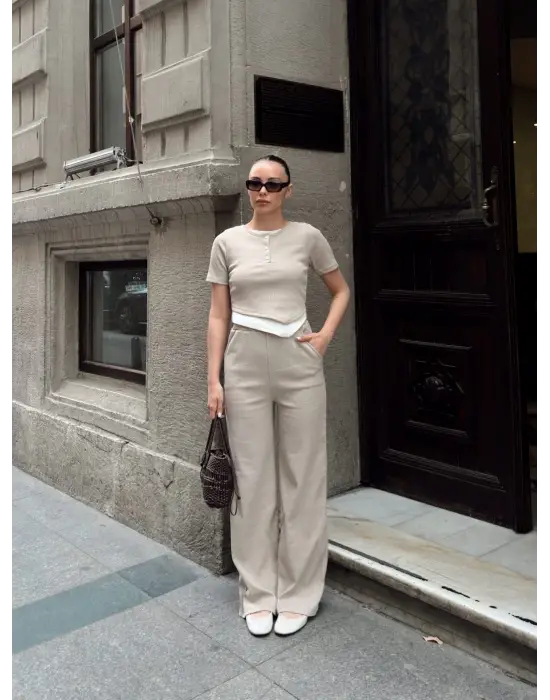 Omarı Modern Bej Düğme Yakalı Alt Üst Takım