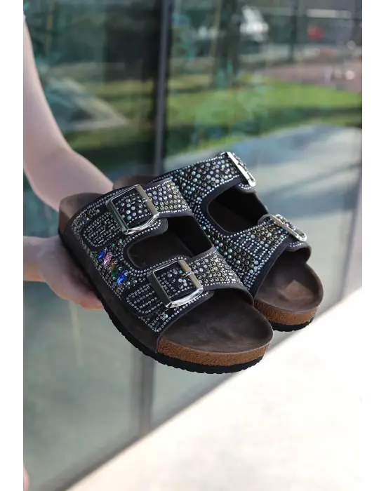 Omarı Yumuşak Dokulu Kahverengi Boncuklu Terlik