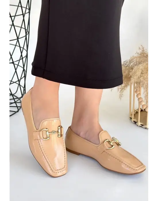 Omarı Nude Rugan Babet Ayakkabı - Şıklık ve Konfor Bir Arada