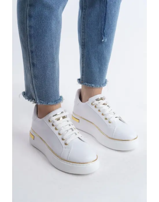 Omarı Yüksek Performanslı Rahat Spor Ayakkabı - Bayan Modası için Trend Renkler