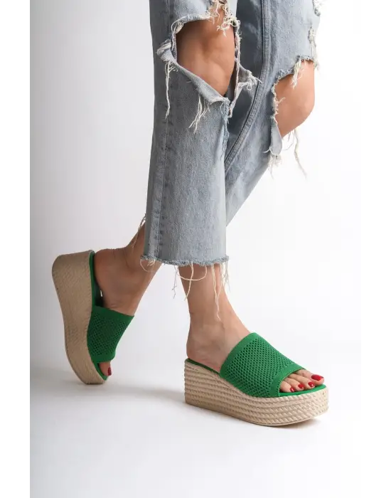 Omarı Yumuşak Dolgu Topuklu Yeşil Triko Bayan Terlik