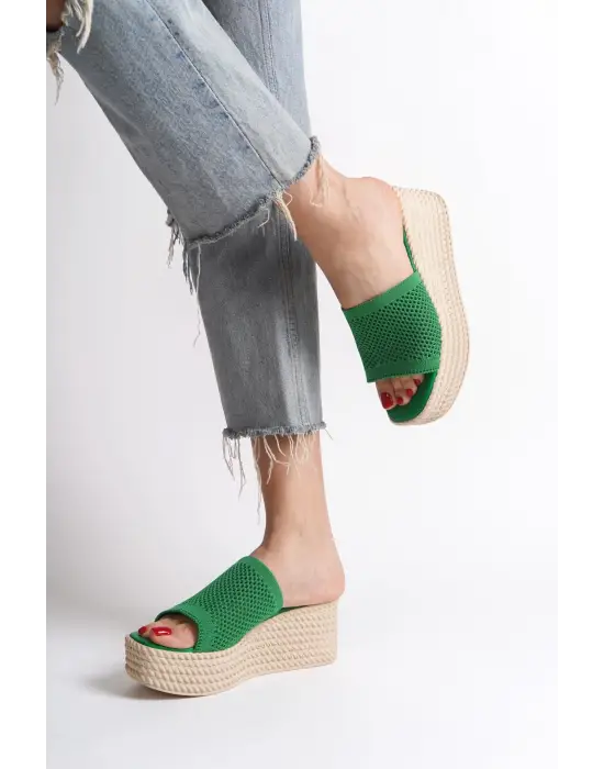 Omarı Yumuşak Dolgu Topuklu Yeşil Triko Bayan Terlik