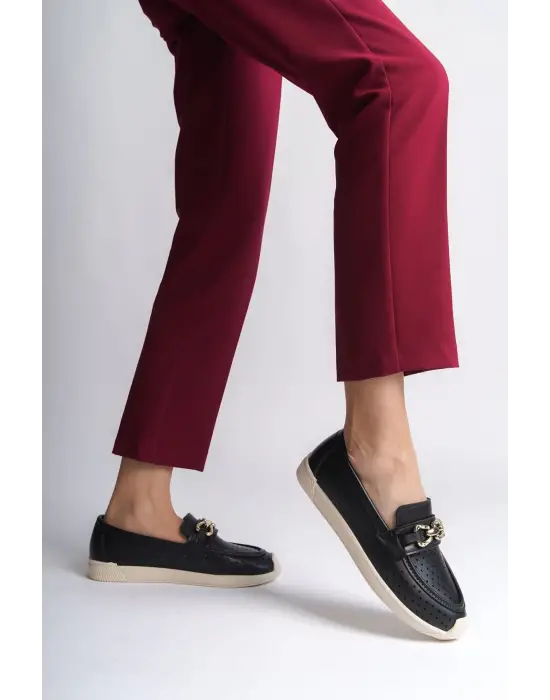 Omarı Rahat Tabanlı Kalp Desenli Bayan Babet Siyah