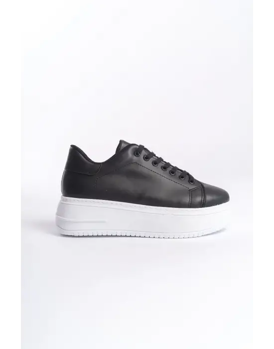 Omarı Rahat ve Şık Siyah Spor Ayakkabı