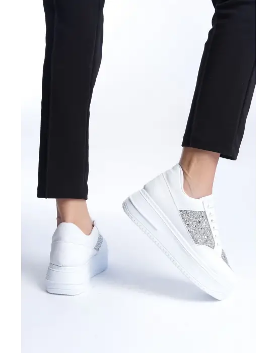 Omarı Rahat Tabanlı Simli Beyaz Bayan Spor Ayakkabı