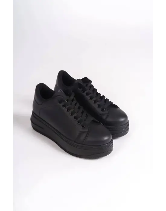 Omarı Rahat Bağcıklı Bayan Spor Ayakkabı - Siyah