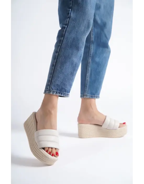 Omarı Rahat Dolgu Topuklu Tabaan Örgülü Bayan Terlik - Krem