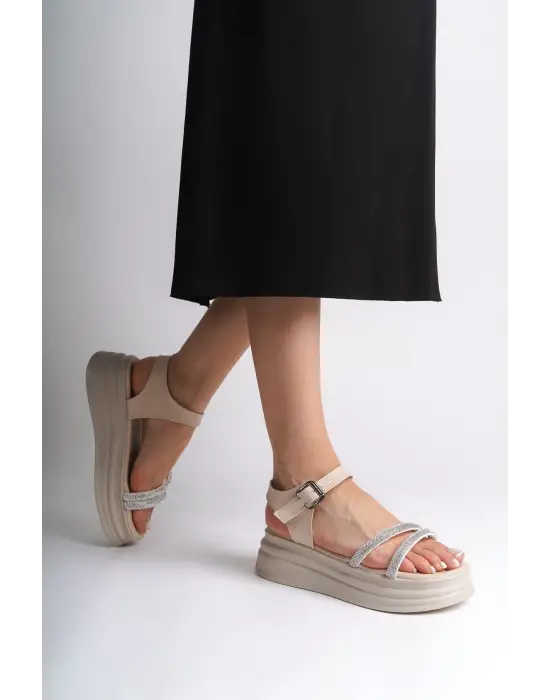 Omarı Rahat Tabanlı Taşlı Tabaan Bayan Sandalet - Krem