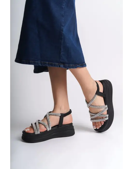 Omarı Rahat ve Şık Siyah Bayan Sandalet - Lastikli Taşlı Taş Desenli Ayakkabı