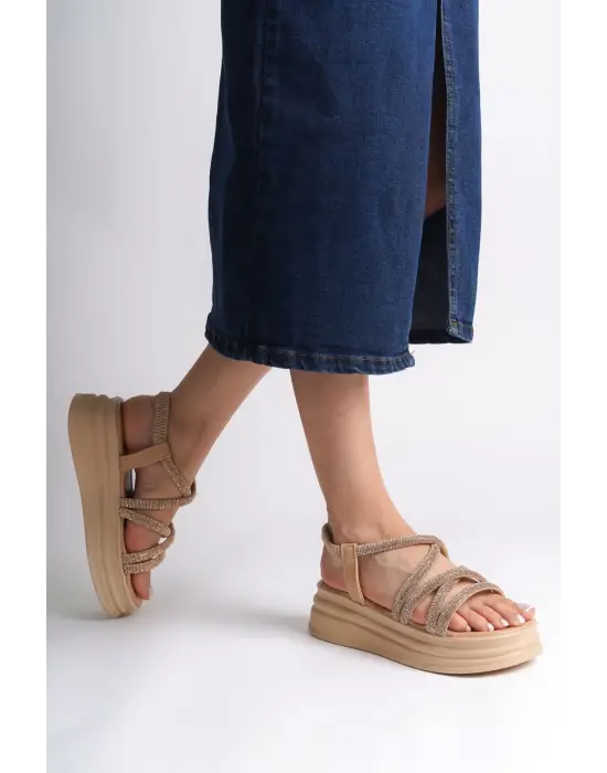 Omarı Taşlı Şeritli Rahat Tabanlı Bayan Sandalet