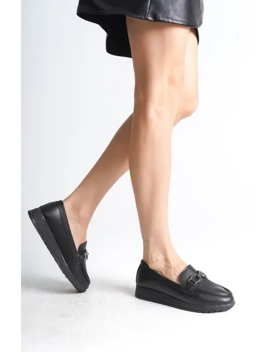 Omarı Rahat Tabanlı Siyah Bayan Babet - Günlük Şık Toka Detaylı